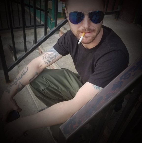 Meet your Posher, Sean - Picture 1 of 1